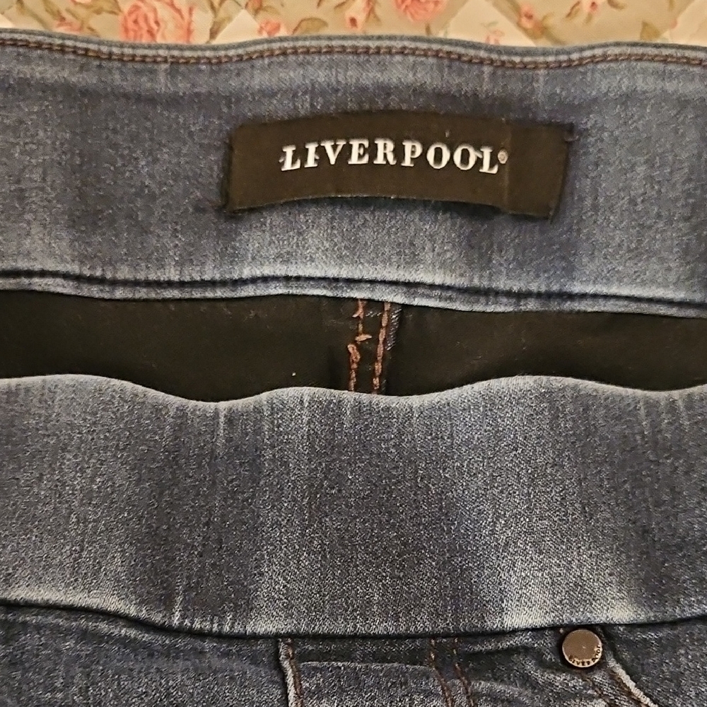 Liverpool  Pull up Leggings- Size 4 - Picture 7 of 8